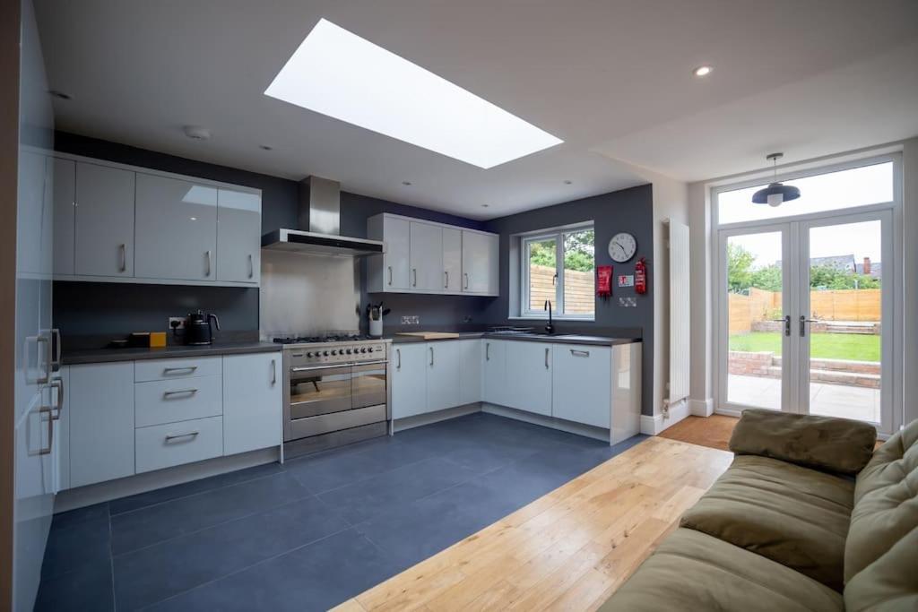 Hereford - Clifton Villa - Beautifully Presented House Located A Short Walk From City Centre - Sleeps 6 Guests - Perfect For Exploring Hereford - Hosted By Rentmyhouse Exterior foto