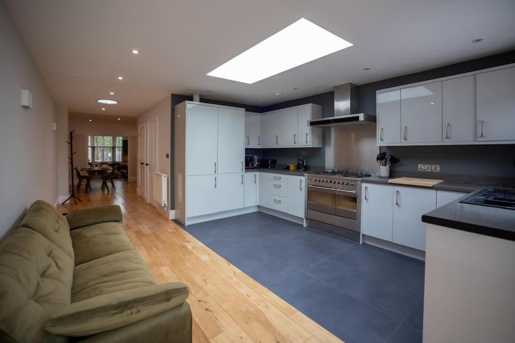 Hereford - Clifton Villa - Beautifully Presented House Located A Short Walk From City Centre - Sleeps 6 Guests - Perfect For Exploring Hereford - Hosted By Rentmyhouse Exterior foto